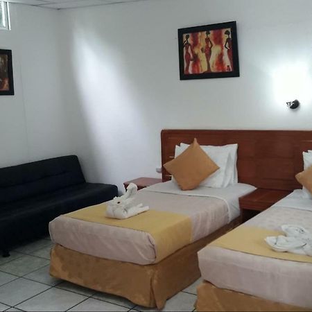 Hotel Dejavu Puerto Ayora  Eksteriør billede