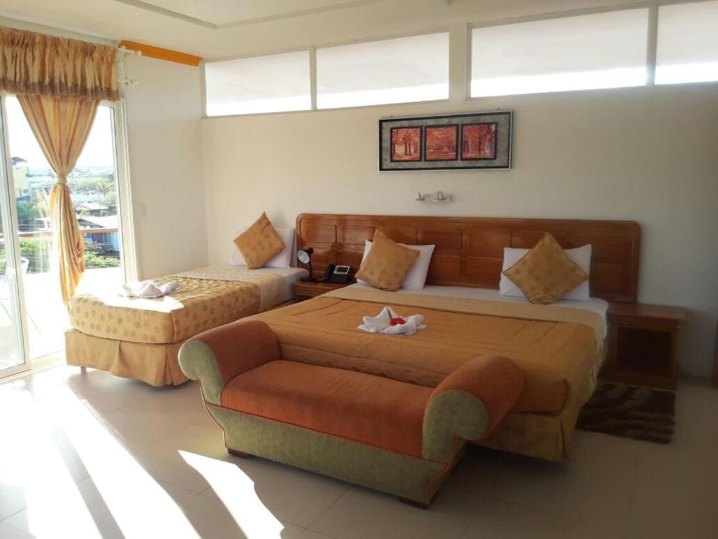 Hotel Dejavu Puerto Ayora  Eksteriør billede