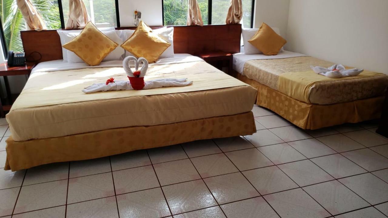 Hotel Dejavu Puerto Ayora  Eksteriør billede